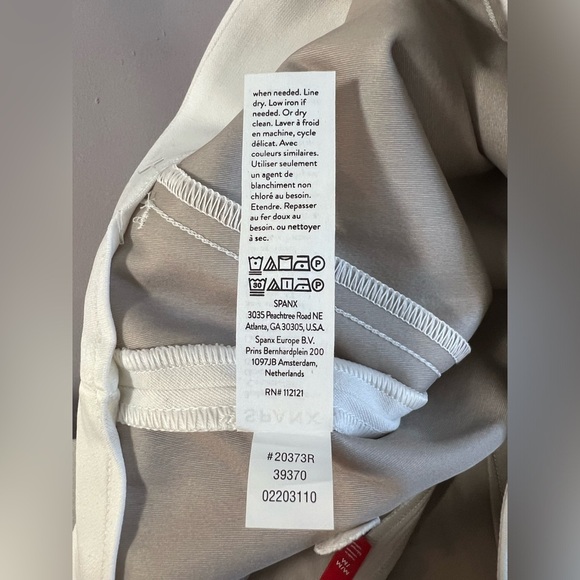 New SPANX Silver Linings Kick Flare Pull-on Pants size Medium in Classic White - Picture 15 of 16